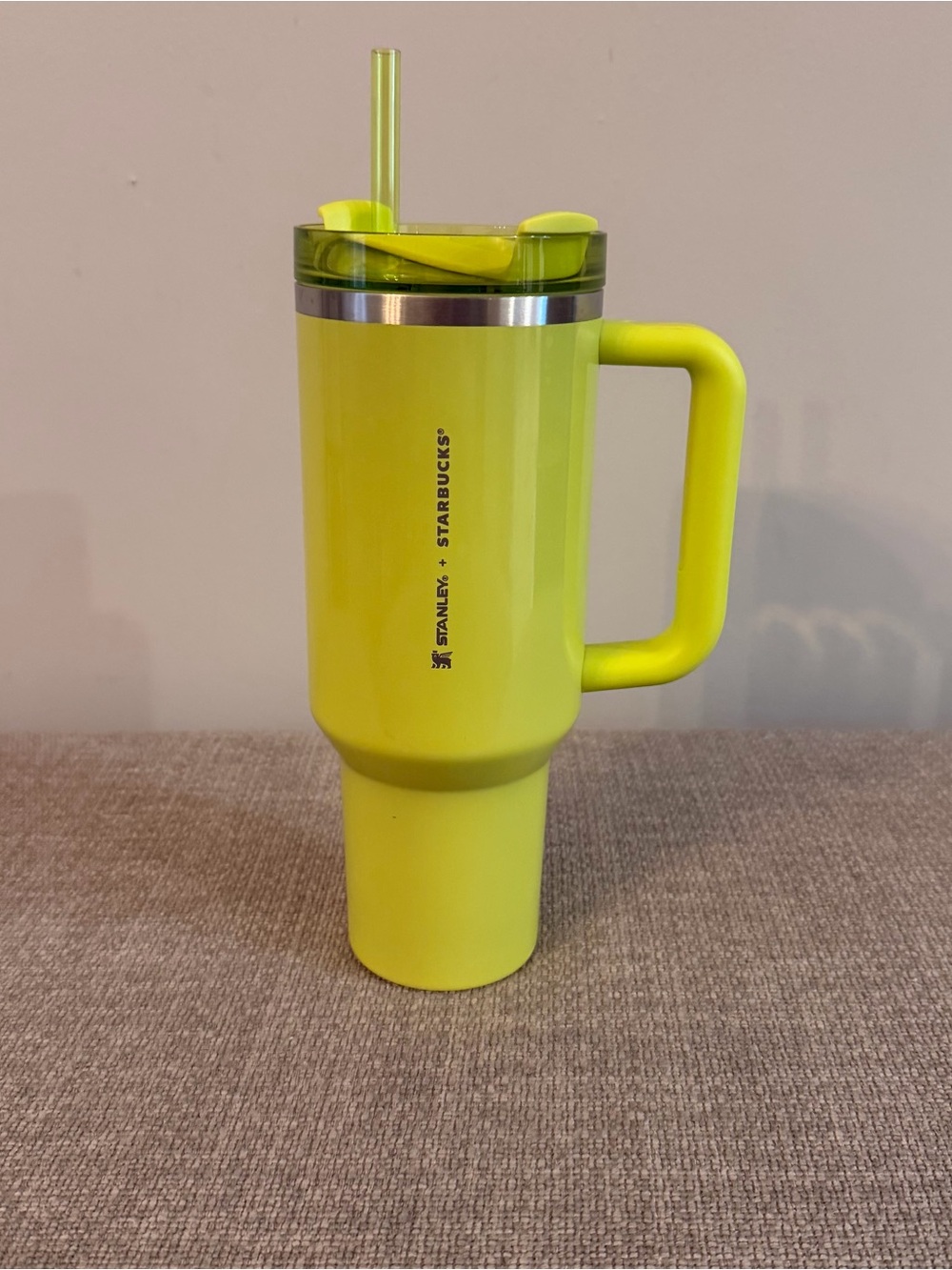 Starbucks x Stanley Lime Green Quencher Cup Tumbler 40 oz Halloween